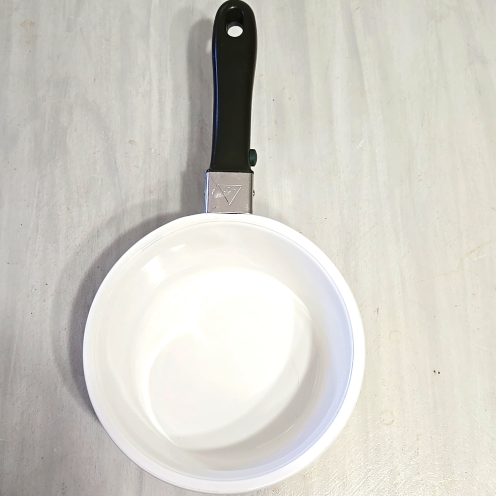 Princess House Nouveau Cookware 1 1/2 Quart Sauce Pan Black Handle